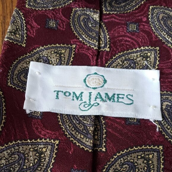 Tom James Red Paisley Pattern All Silk Necktie - Picture 3 of 6